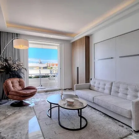1 Bedroom - M6 Apartment *