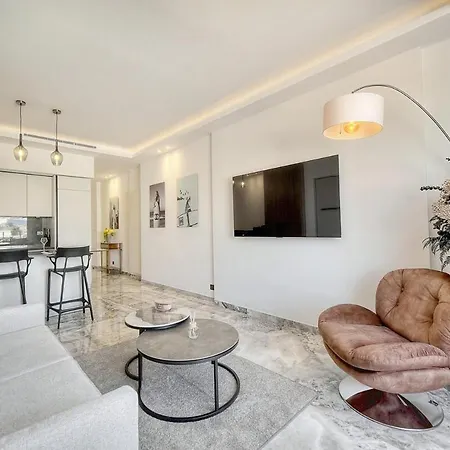 1 Bedroom - M6 *